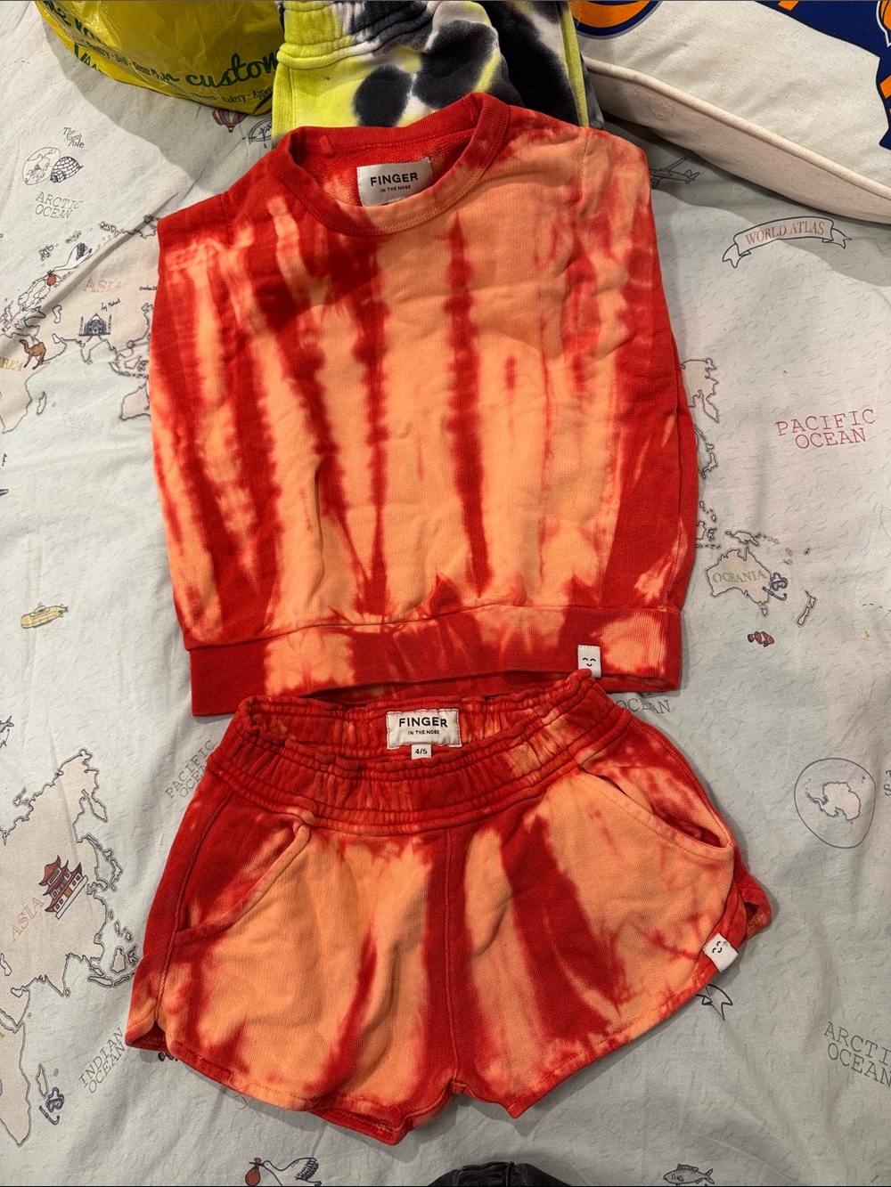 FINGER in the Nose Tie-Dye Sweatshirt & Shorts Set - Red and Orange